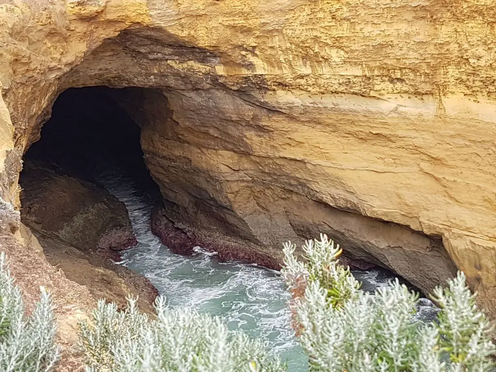 Top 15 Places On The Great Ocean Road - Thunder Cave