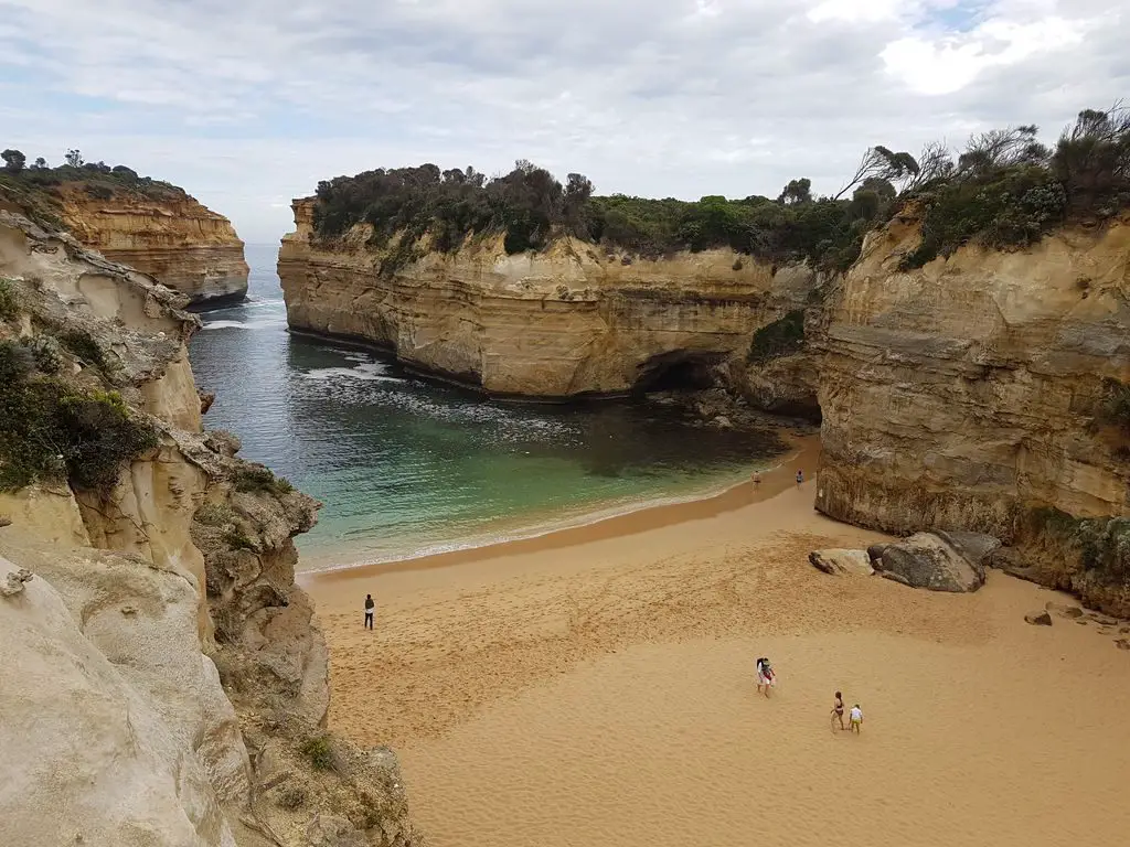 Top 15 Places On The Great Ocean Road - Loch Ard Gorge
