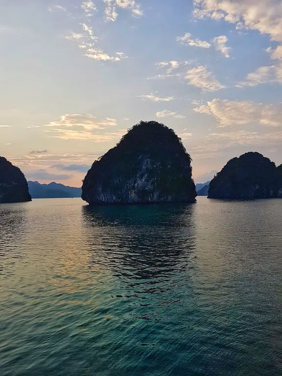 Halong Bay cruise sunrise