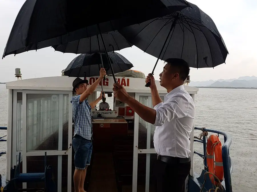  uHalong Bay cruise umbrellas