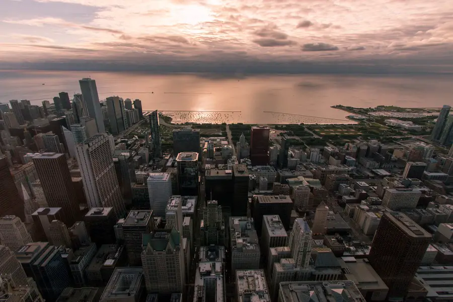  things to do in Chicago with kids- sunrise Willis Tower