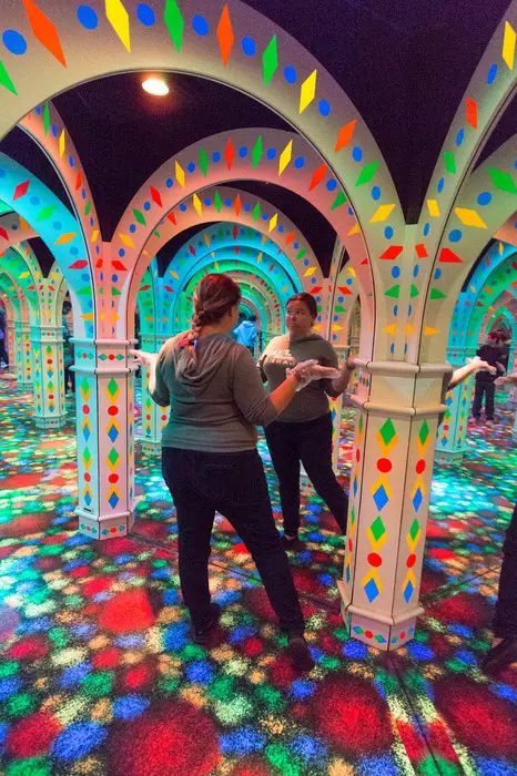 Things To Do In The Mall Of America With Kids - Mirror Maze