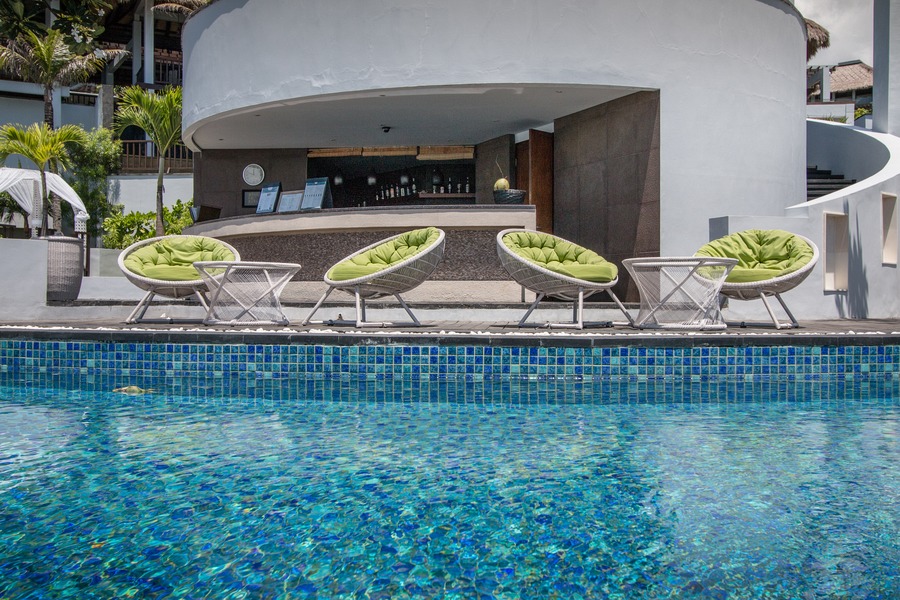 pool bar - Best All Inclusive Resort Bali? My Family Stay at Samabe Bali Suites & Villas