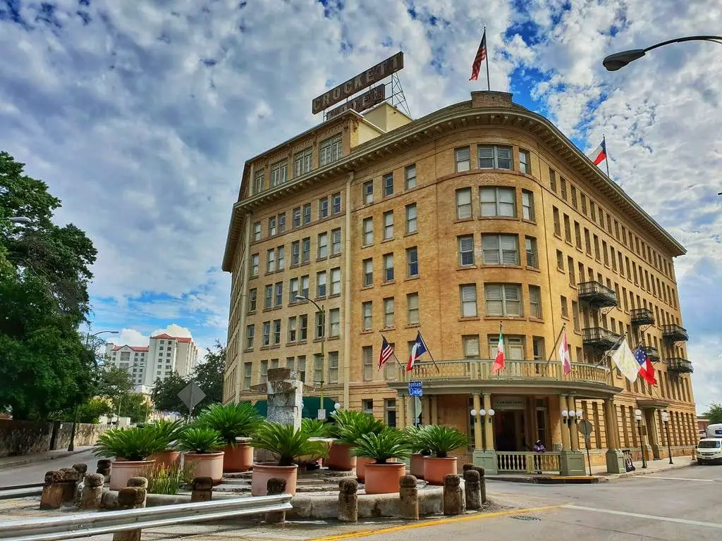 24 Hours In San Antonio: Crockett Hotel