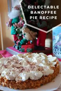 Looking for a delicious and east Banoffee Pie recipe? Find it here with videos. Plus bonus 5 minute beyond easy ice-cream sandwiches. Pin it for next Christmas or your next party. 