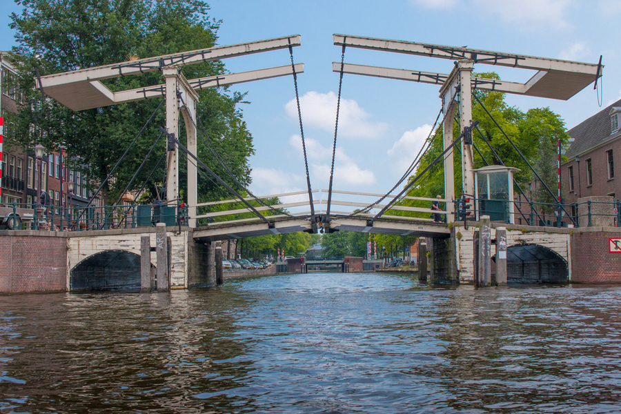 Things to Do in Amsterdam with Kids - canal tour