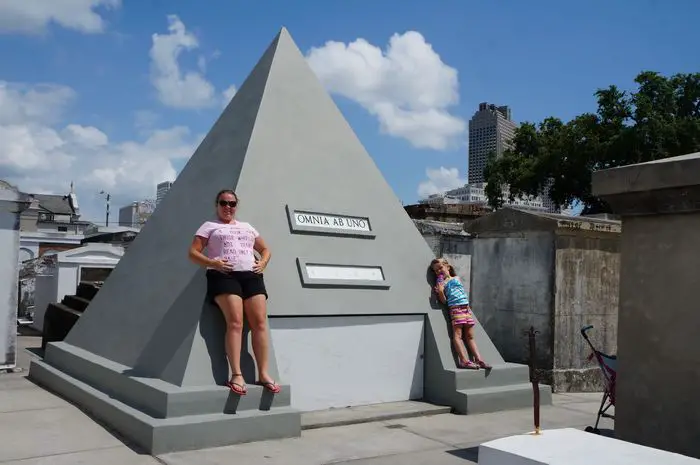 New Orleans with kids - cemetery