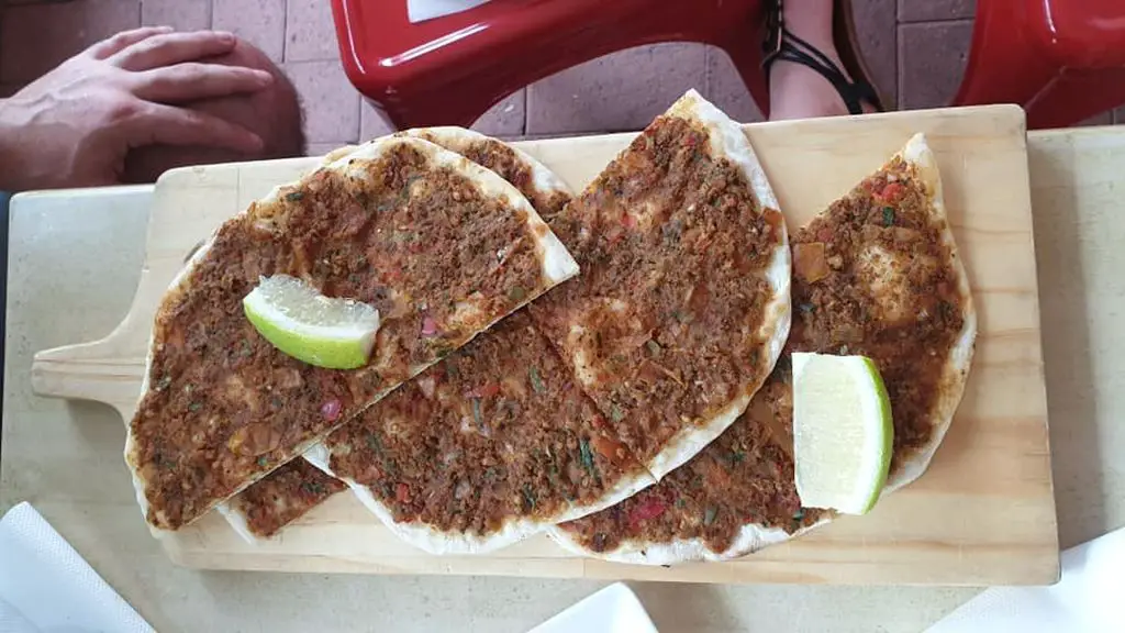 Turkish food - lahmacun