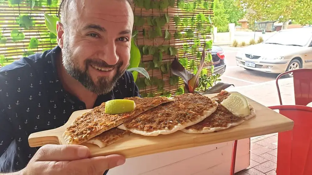 Turkish food - lahmacun