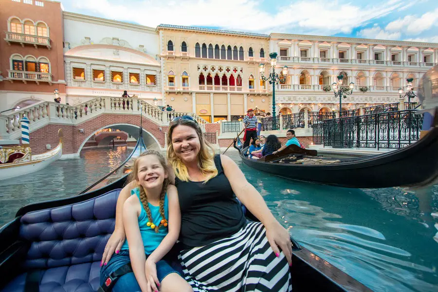 Las Vegas with kids - Gondola Ride