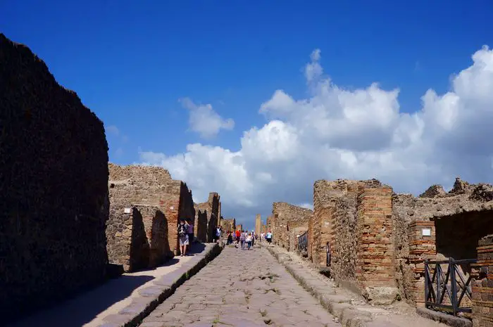 Pompeii with kids - Entrance