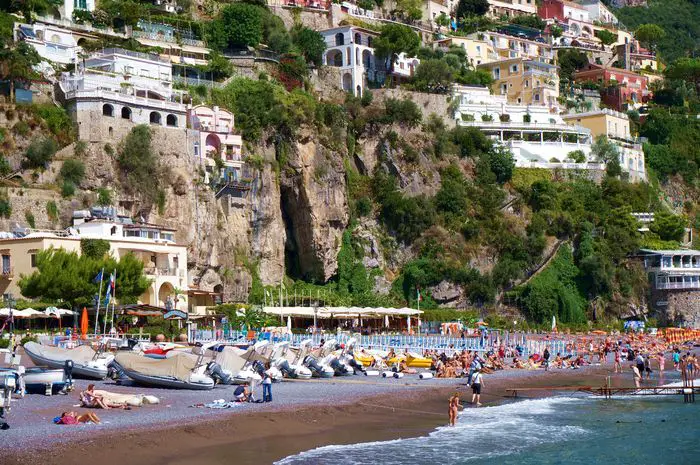 Positano vs Praiano - Amalfi Coast beach