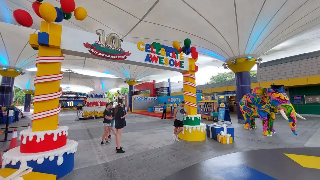Legoland Malaysia Resort with teens - entrance