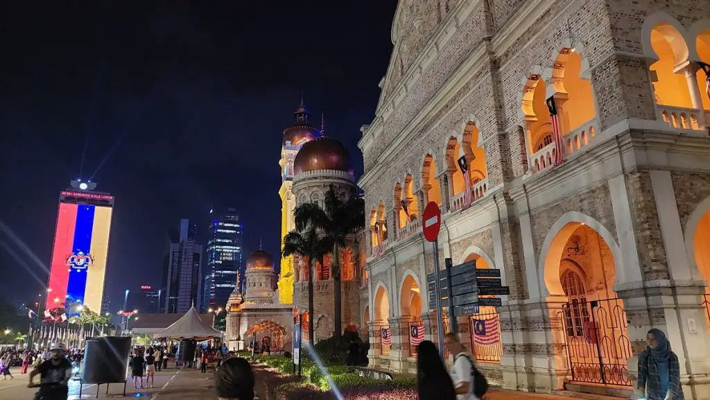 Best Kuala Lumpur Food Tour city vibes