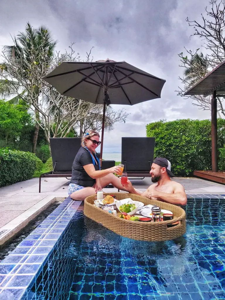 InterContinental Samui: The Most Romantic Resort In Thailand - Floating Breakfast couple