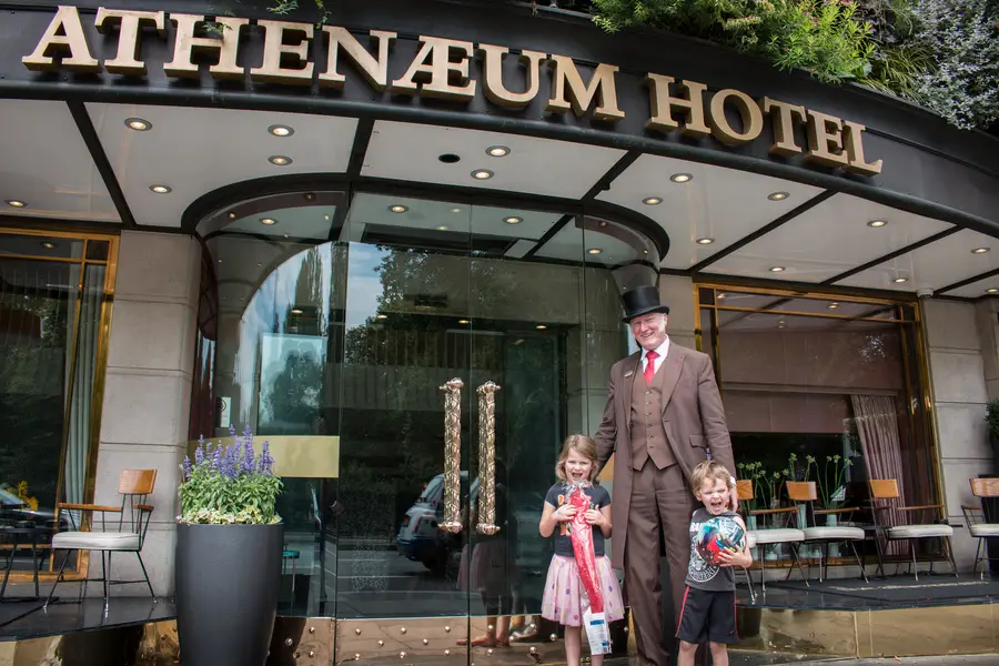 London with kids Athenaeum Hotel - Luxury Hotel