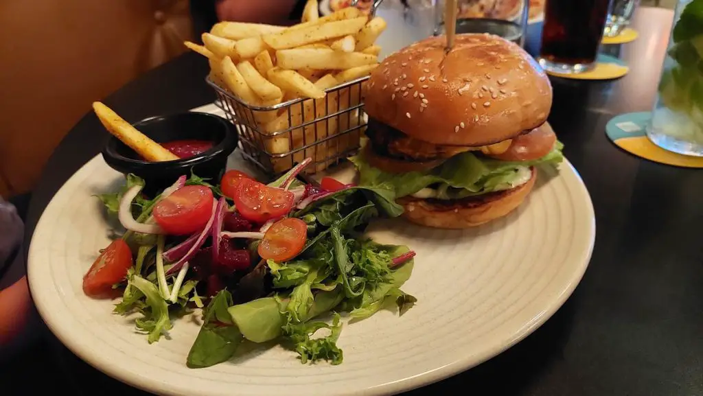 Perth Family Weekend Holiday Itinerary- Burger