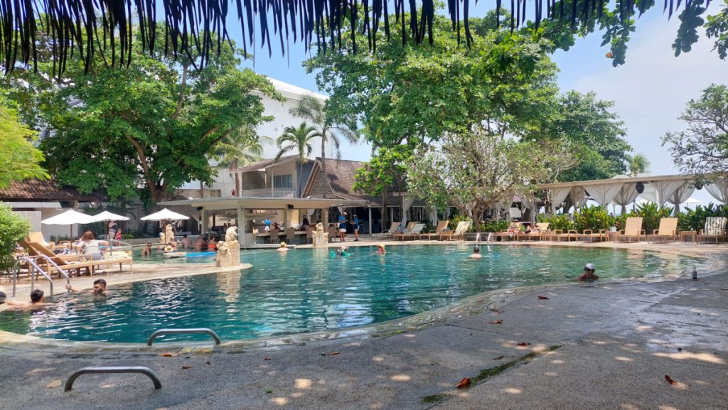 Bali Family Accommodation: Villa or Hotel? Bali Garen Beach