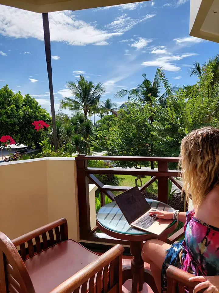 Nusa Dua Family Resort: Balcony work