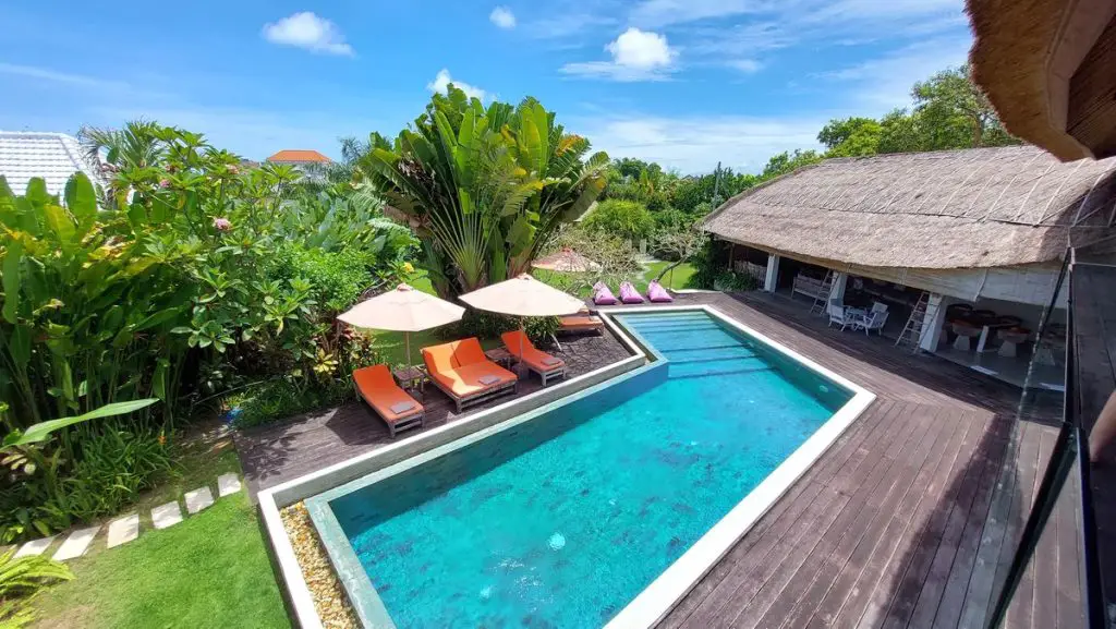 Bali Family Accommodation: Villa pool