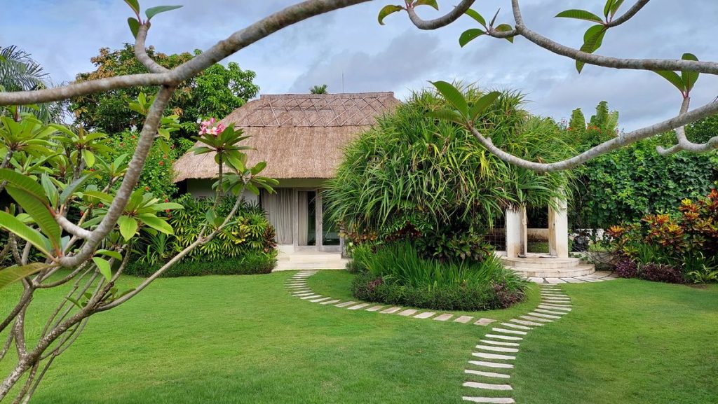 Bali Family Accommodation: Villa or Hotel?