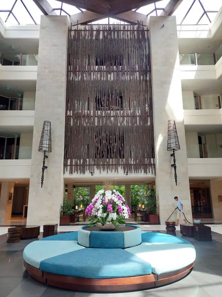 Holiday Inn Resort Bali Nusa Dua lobby