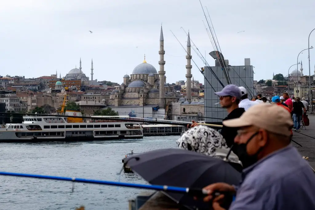 Must-Do Experiences in Istanbul - Fishing bridge