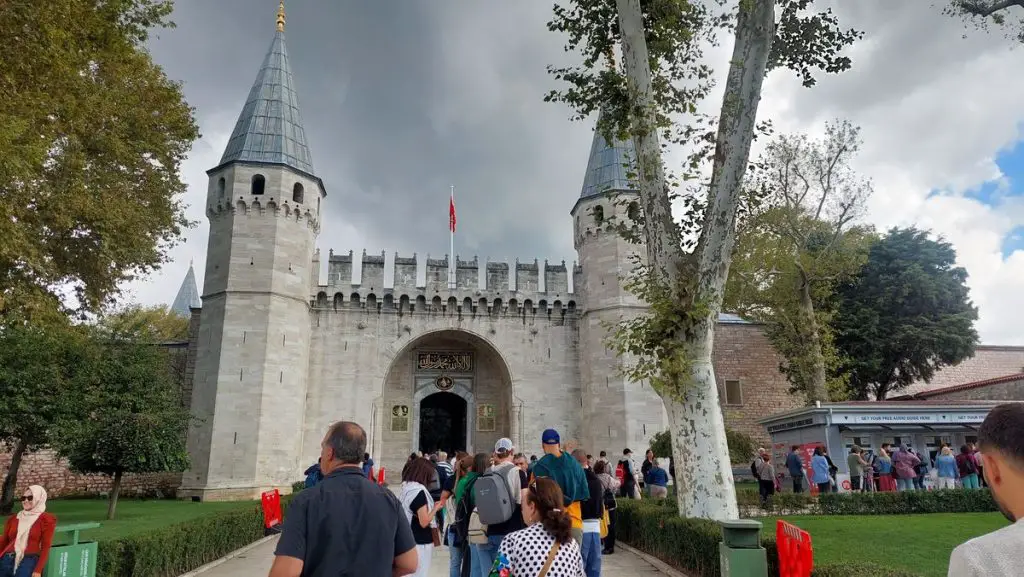 Best Places to Stay in Istanbul, Turkey: Topkapi Palace