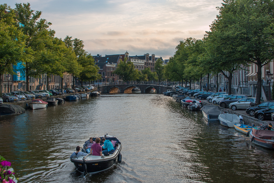 Amsterdam Travel Guide with kids