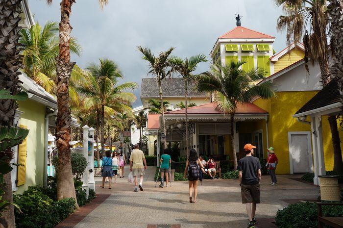 Atlantis Aquaventure With Kids shopping