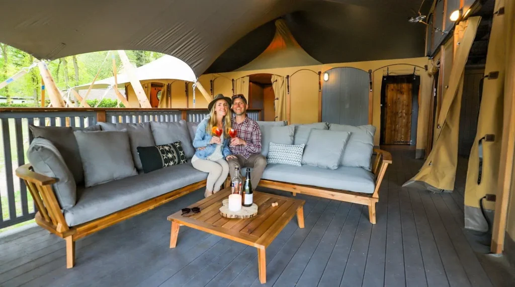 OG Couple Travel Bloggers: HoneyTrek