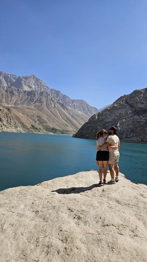 Tajikistan Day Trip from Samarkand: Couple travel